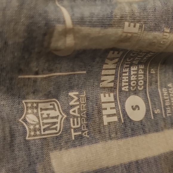 Women's Nike Buffalo Bills top - Picture 3 of 4